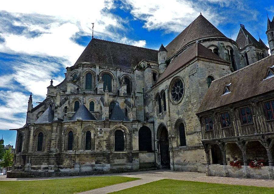 Apartamento No Historico Noyon Exteriör bild